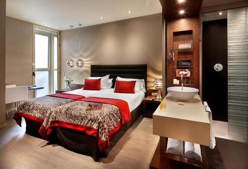 Отель Olivia Plaza