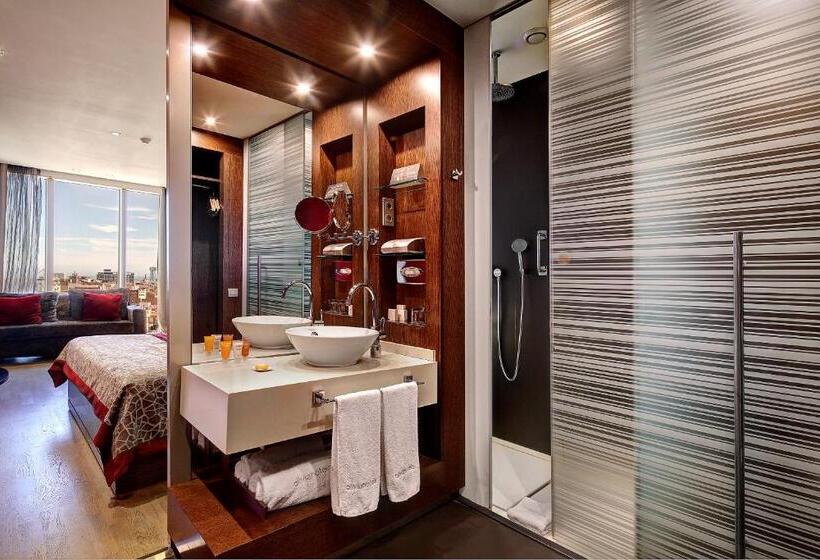 Отель Olivia Plaza