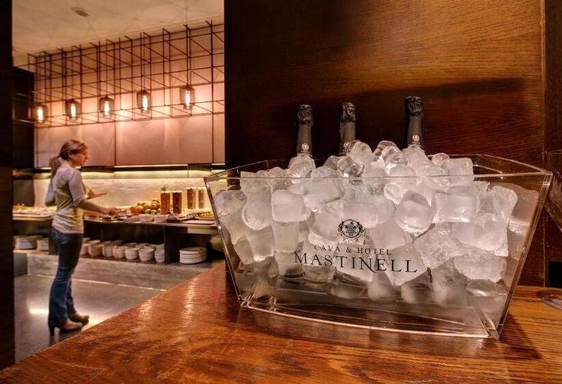 Отель Olivia Plaza