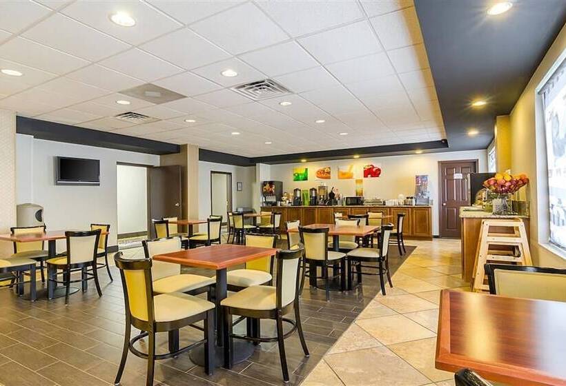 هتل Holiday Inn & Suites Richmond West End, An Ihg