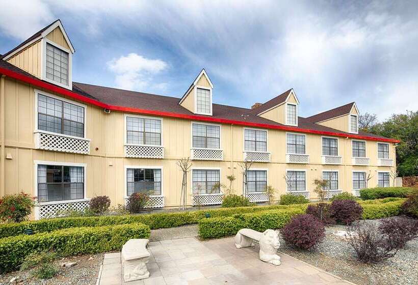 فندق Red Lion Inn & Suites Auburn