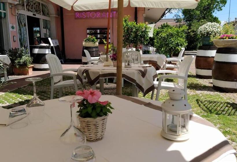 Отель Ristorante Alla Campagna
