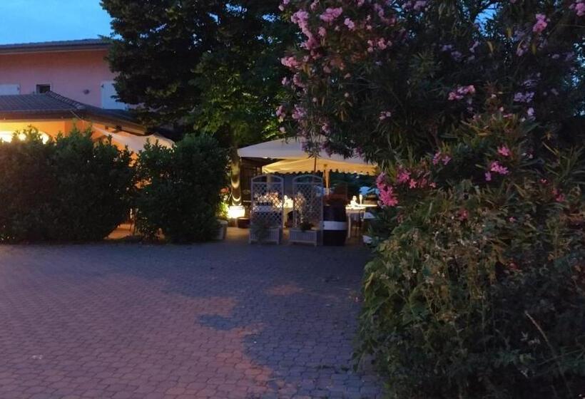 Отель Ristorante Alla Campagna