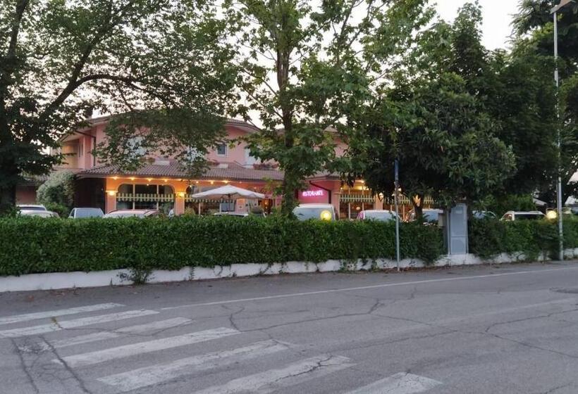 Отель Ristorante Alla Campagna