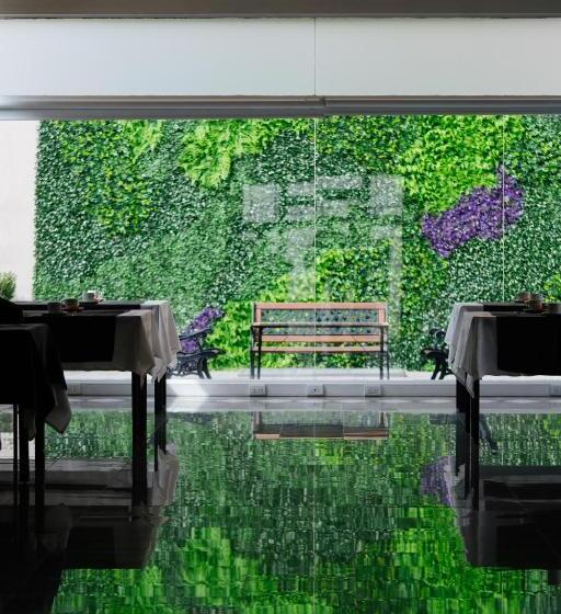 Отель San Nicolas Plaza