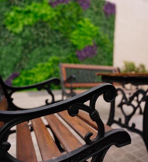 Отель San Nicolas Plaza