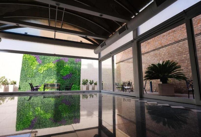 Отель San Nicolas Plaza