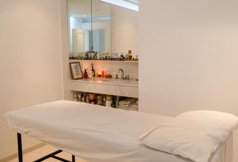 Отель San Nicolas Plaza