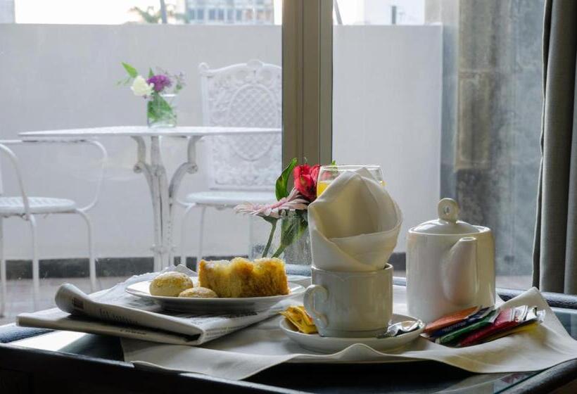 Отель San Nicolas Plaza