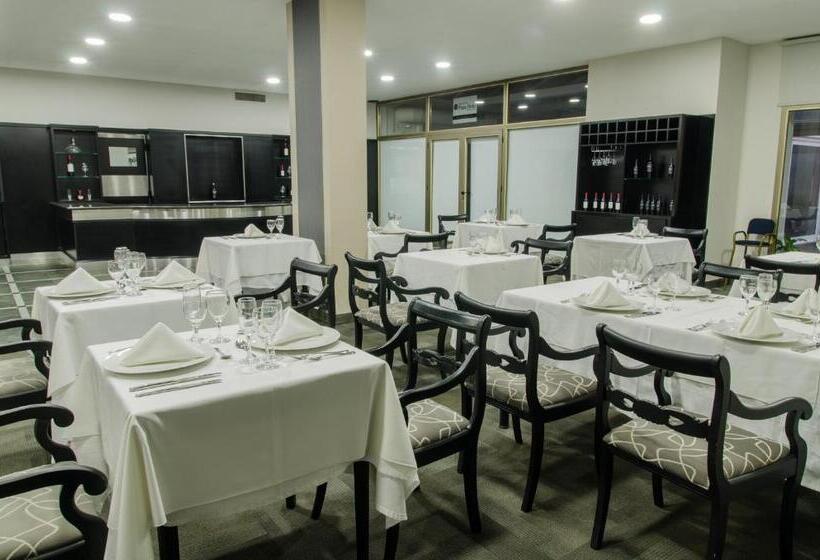 Отель San Nicolas Plaza