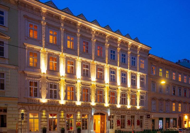 هتل The Levante Rathaus Apartments