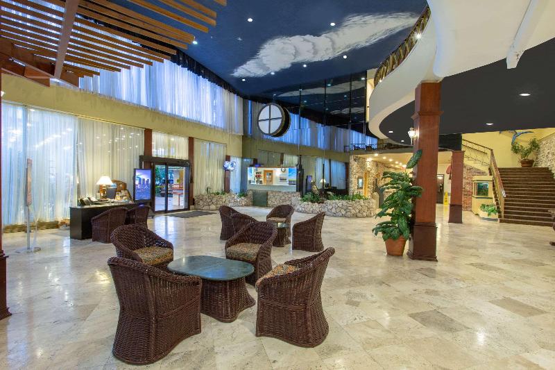 فندق Thunderbird Beach