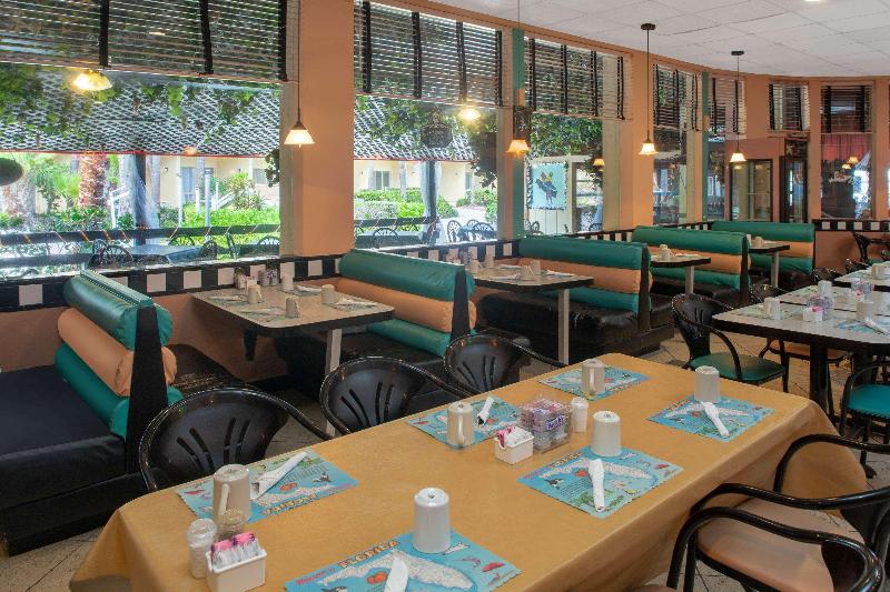 فندق Thunderbird Beach