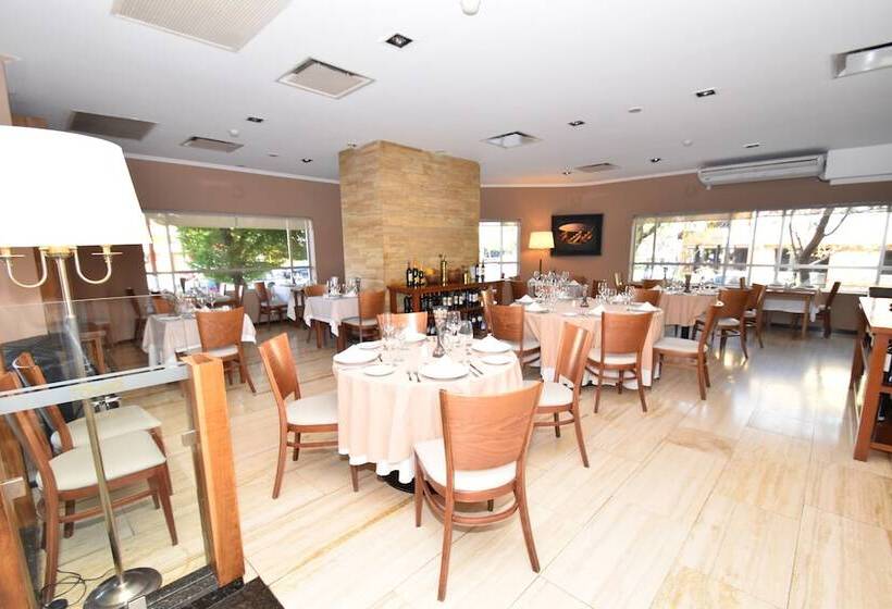 호텔 Tower Inn & Suites