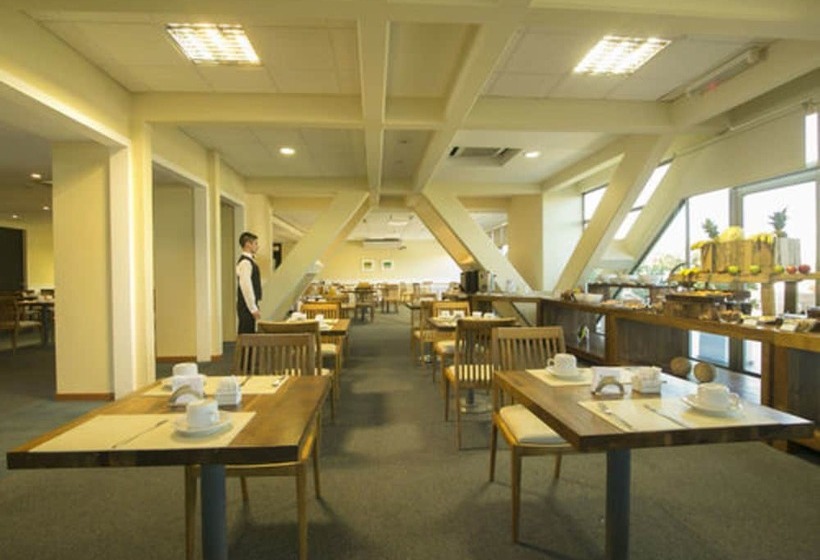 호텔 Tower Inn & Suites