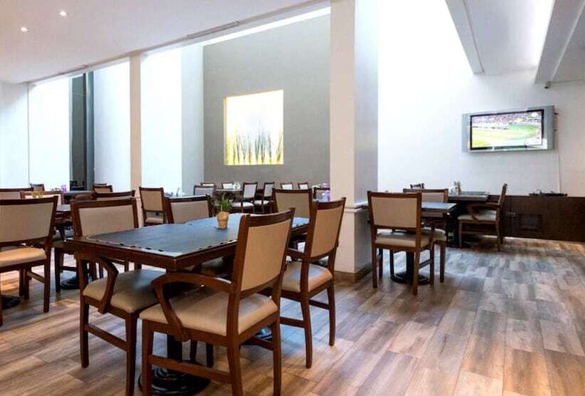 Urquiza Apart Hotel & Suites