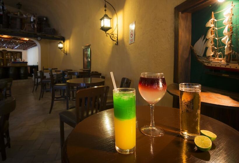 فندق Vista Playa De Oro Manzanillo