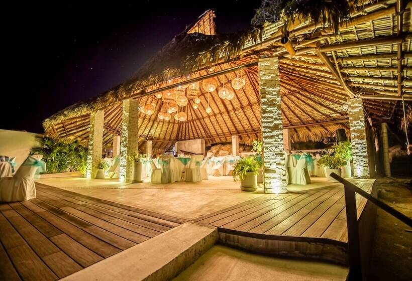 Marina Resort & Beach Club