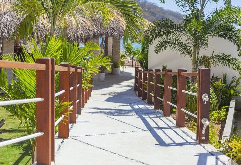 Marina Resort & Beach Club