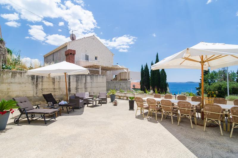 Отель Apartments Villa Silvana