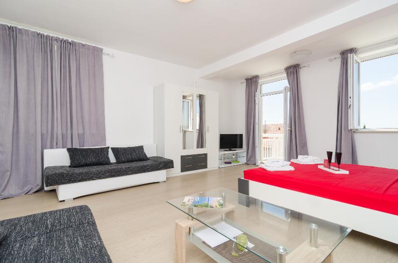 Отель Apartments Villa Silvana