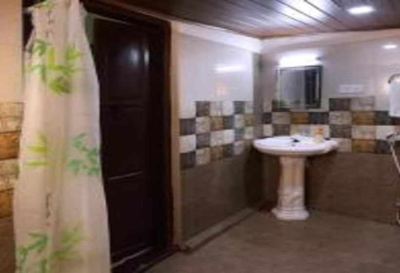 호텔 Arogya Lake Resort