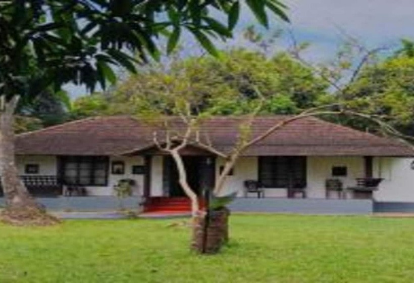 호텔 Arogya Lake Resort