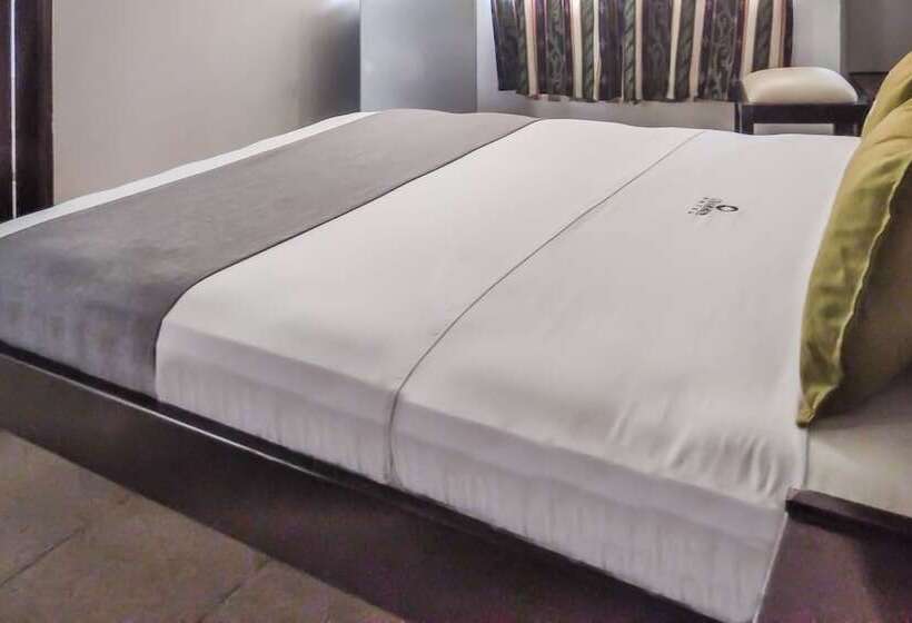 هتل Ayenda 1622 Charmin