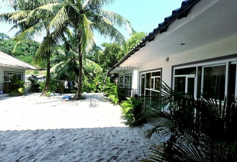 호텔 Beyond Beach Resort