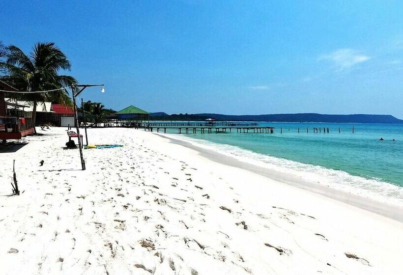 호텔 Beyond Beach Resort