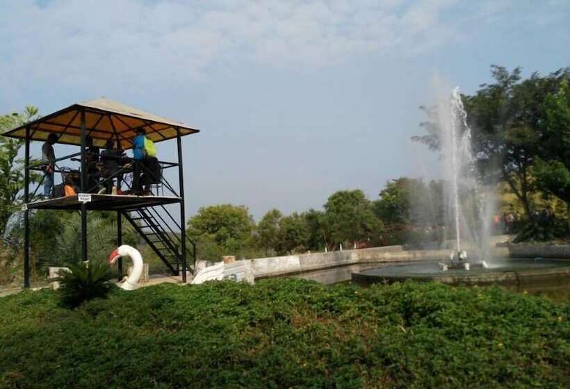 בית מלון כפרי Deshawar Resort