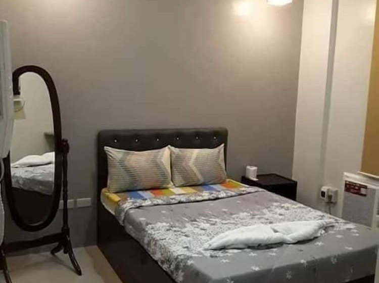 בית מלון כפרי Grand Robertos Inn