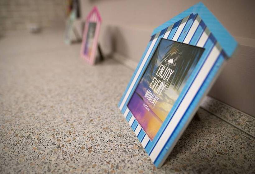 فندق Happy Holiday Hostel