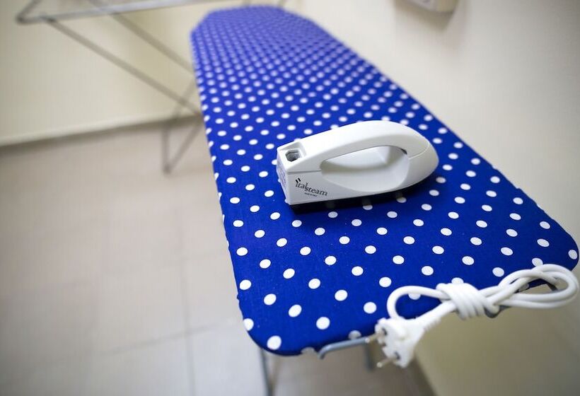 فندق Happy Holiday Hostel