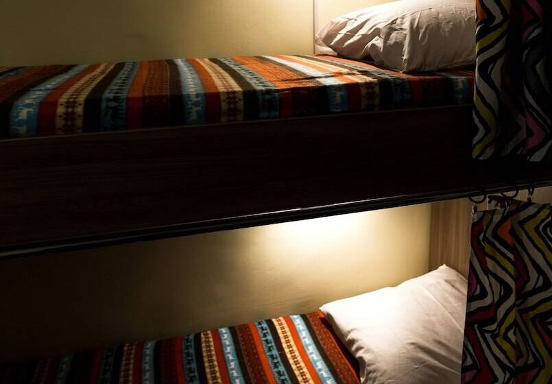 فندق Happy Holiday Hostel