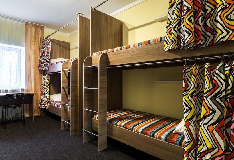 فندق Happy Holiday Hostel