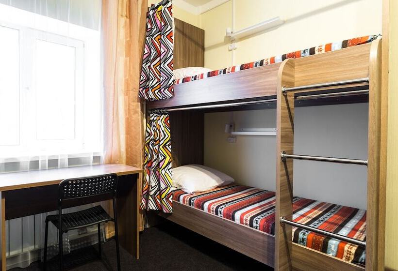 فندق Happy Holiday Hostel