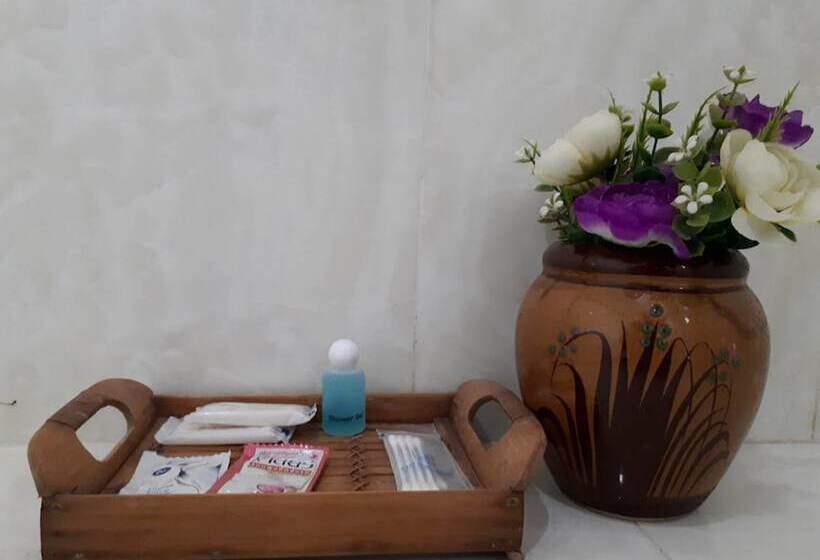 فندق Karuna Resort