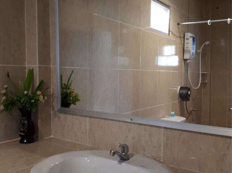 فندق Karuna Resort