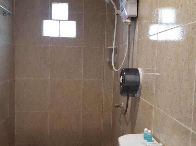 فندق Karuna Resort