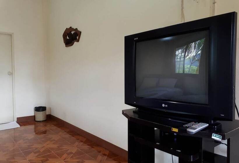 فندق Karuna Resort