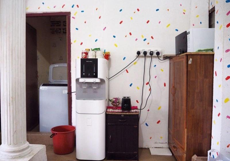 Отель Mermaid & Unicorn Guesthouse