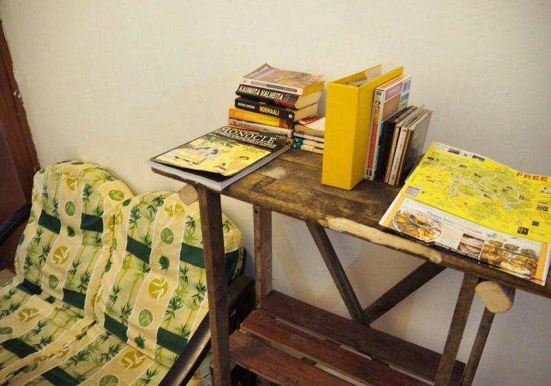 Отель Mermaid & Unicorn Guesthouse