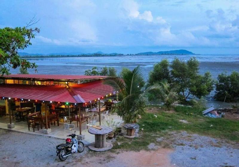 Отель Mermaid & Unicorn Guesthouse