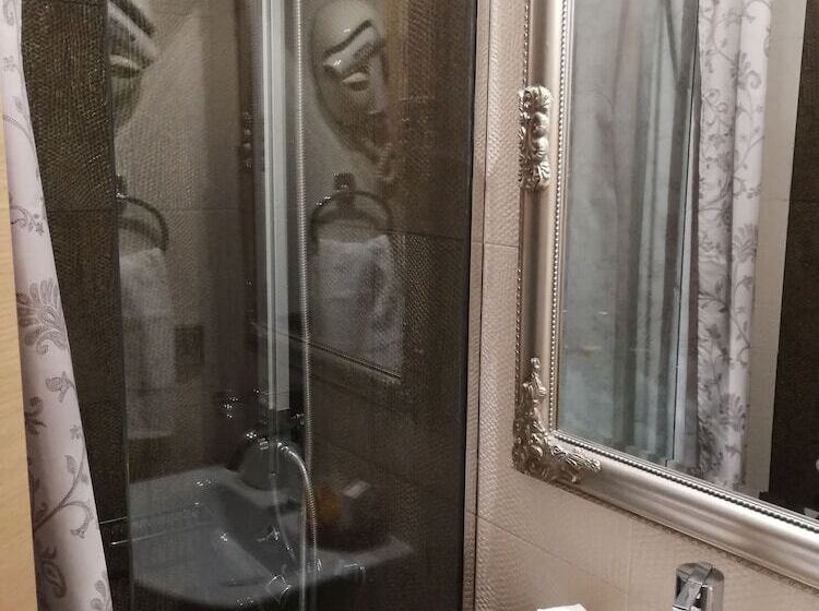 Отель Palataki Residence