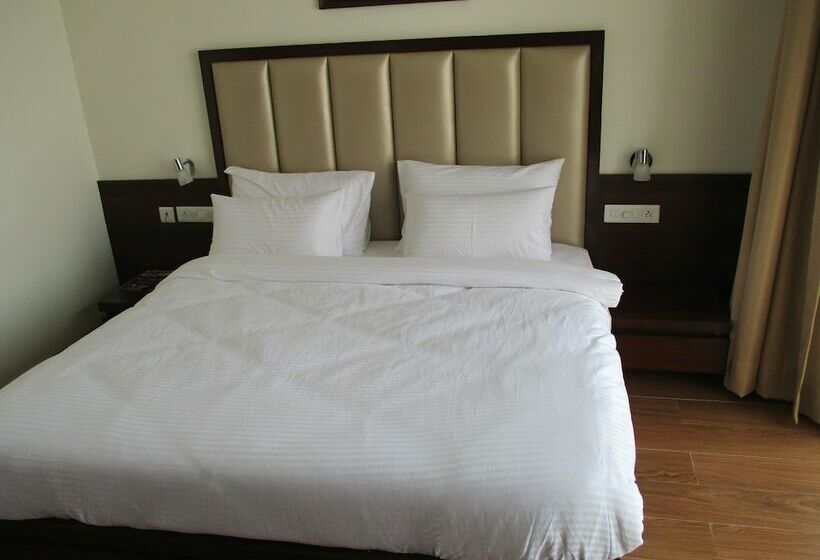 Sentara Hotel And Resort