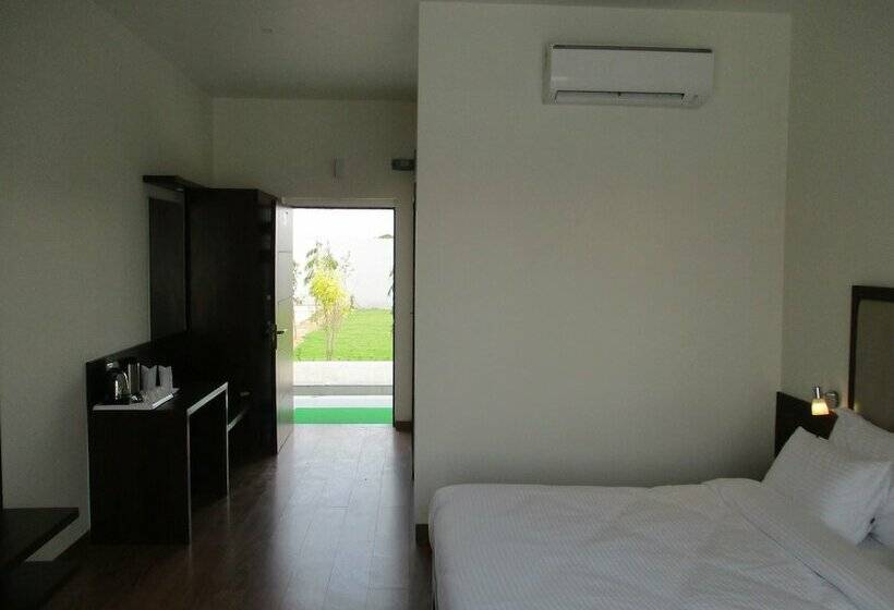 Sentara Hotel And Resort