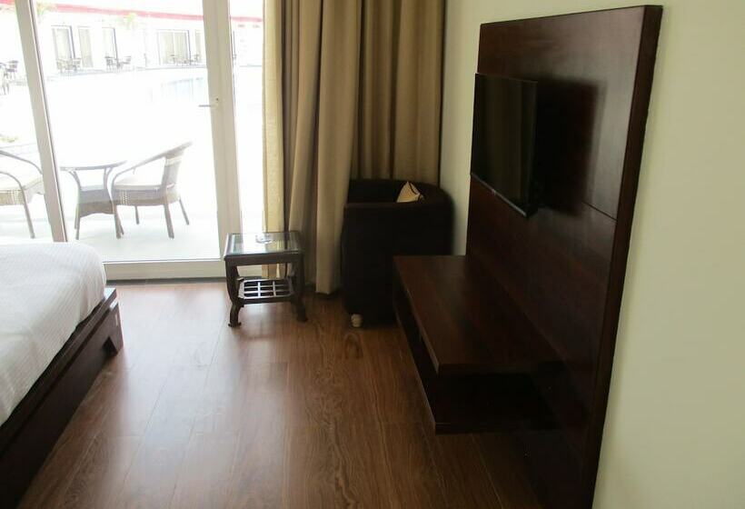 Sentara Hotel And Resort