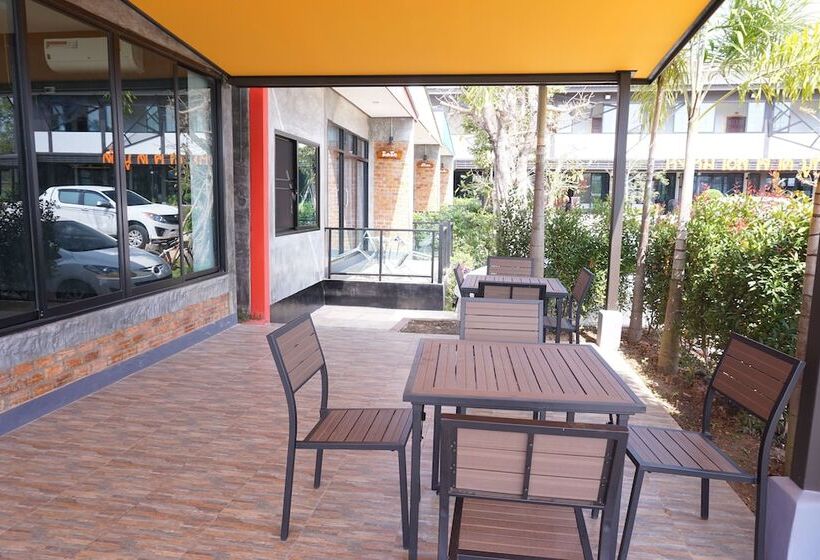 Отель Sjk Boutique