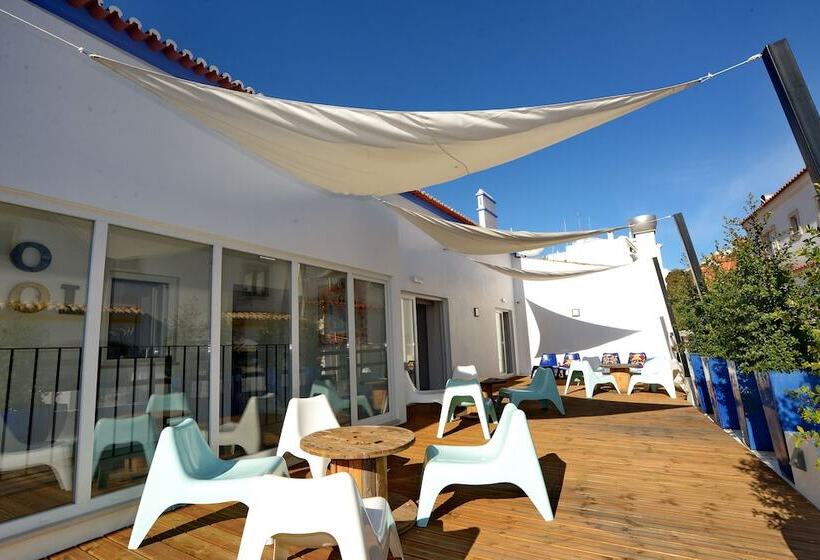 בית מלון כפרי Son Of A Beach Hostel